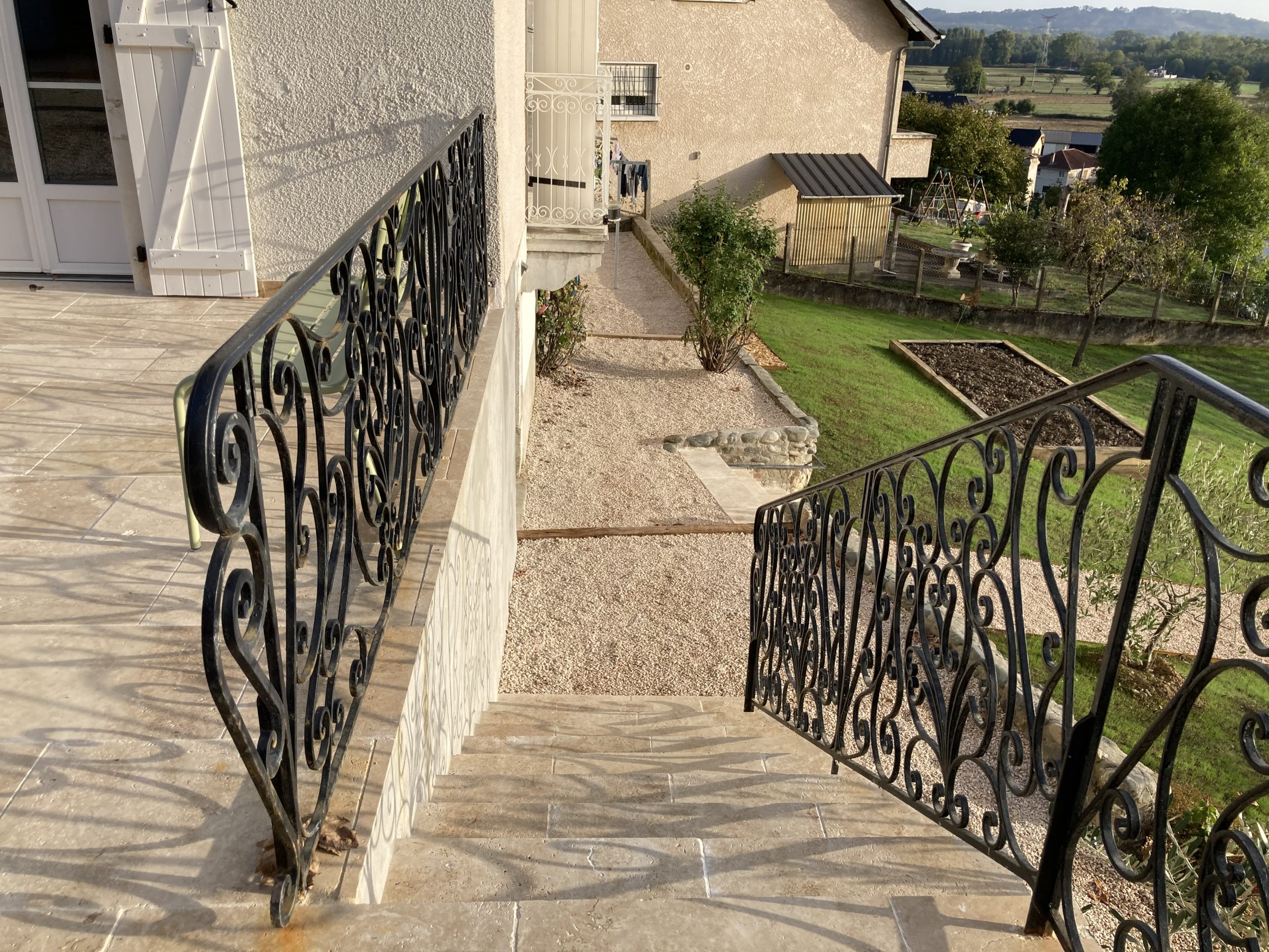 Rénovation de terrasses et d'un jardin à Arbus - (64)