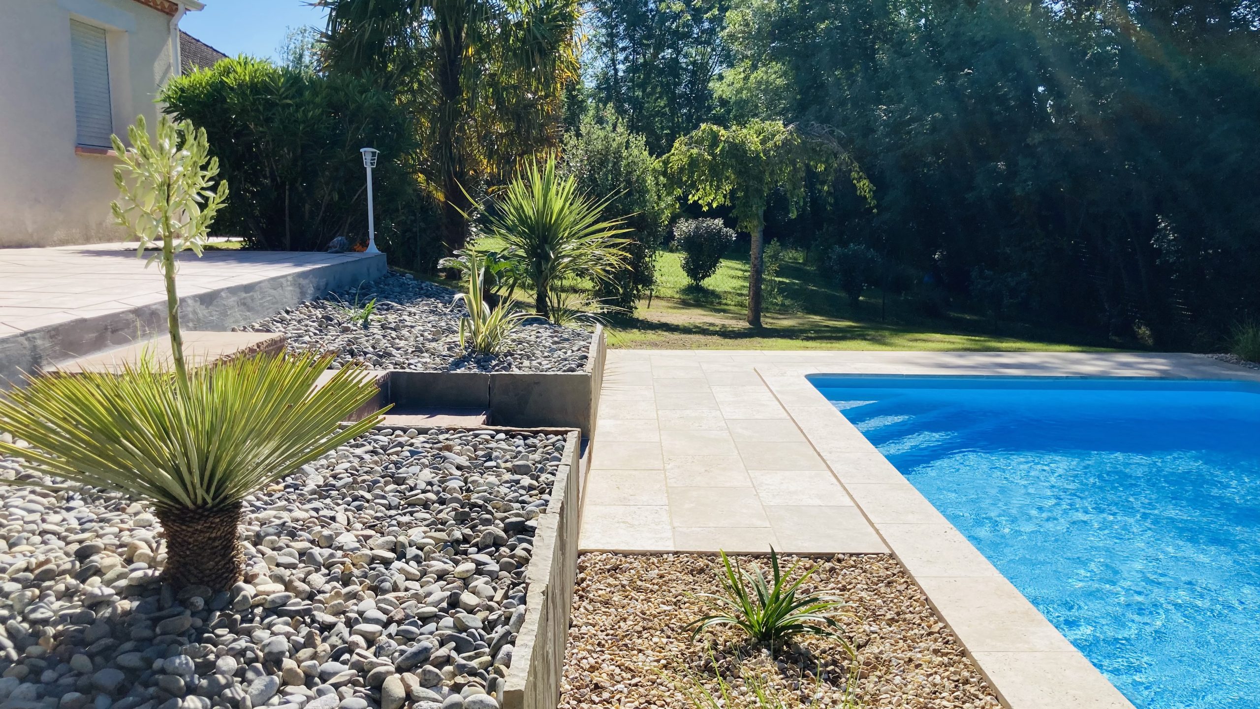 Aménagement d'un espace piscine à Sauvagnon - (64)