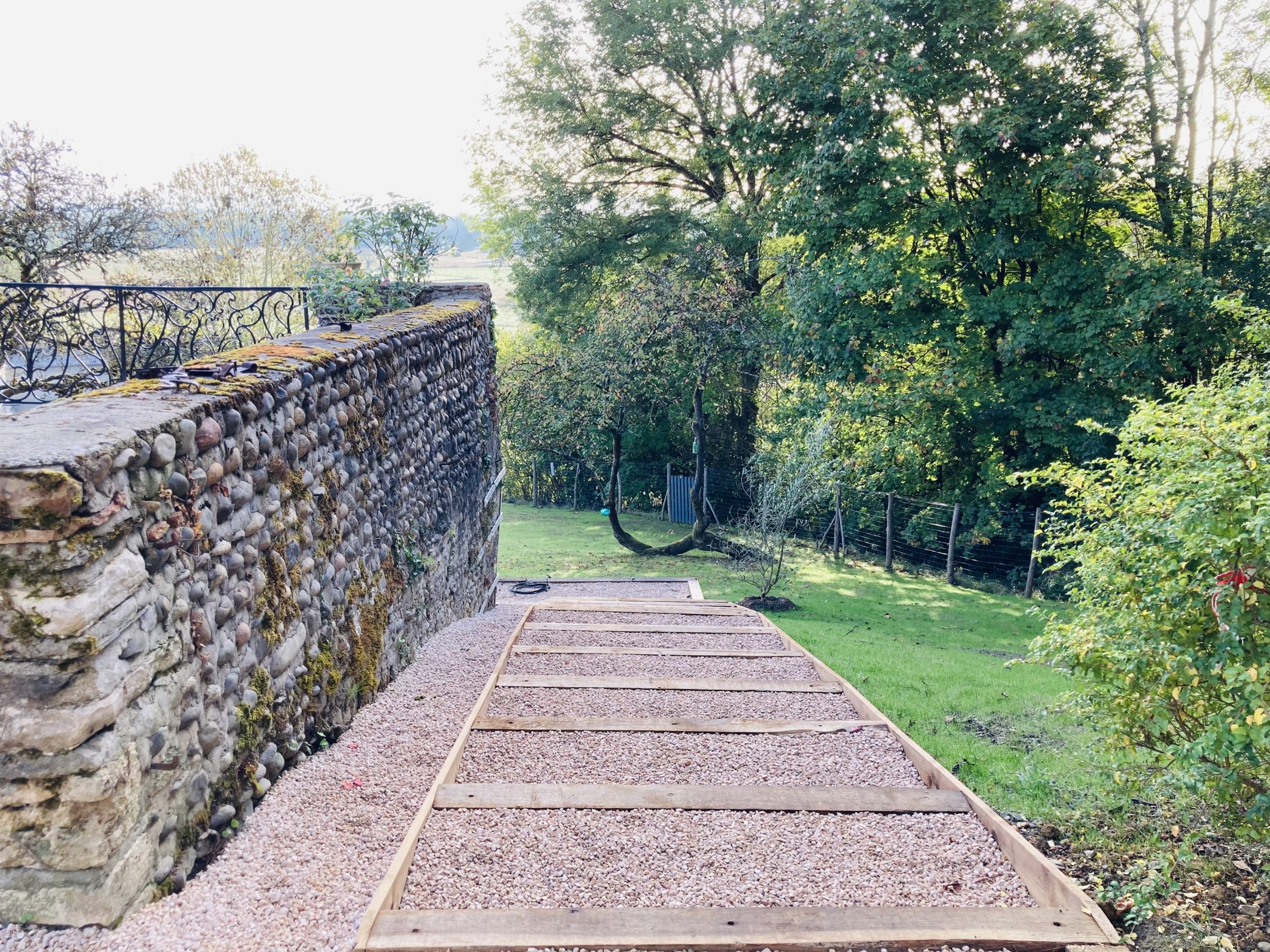Rénovation de terrasses et d'un jardin à Arbus - (64)