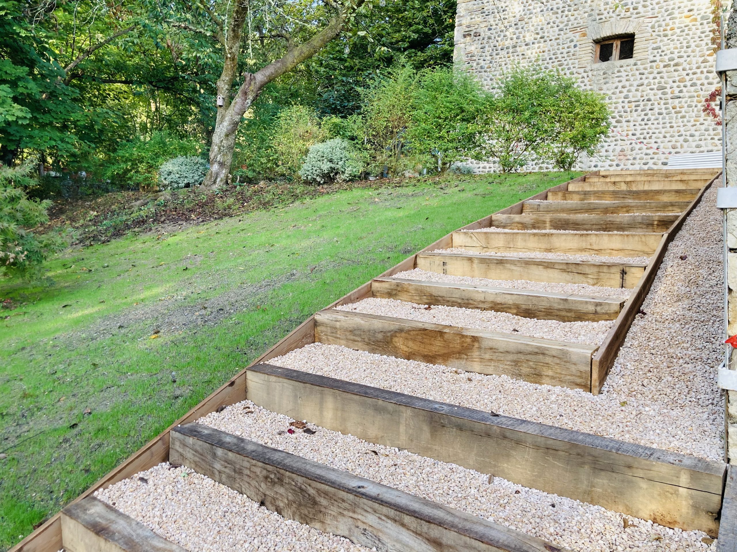 Rénovation de terrasses et d'un jardin à Arbus - (64)