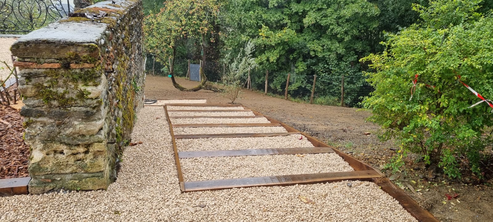 Rénovation de terrasses et d'un jardin à Arbus - (64)