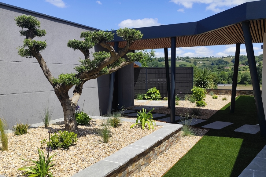 Aménagement paysager pour une entrée de Villa à Monein