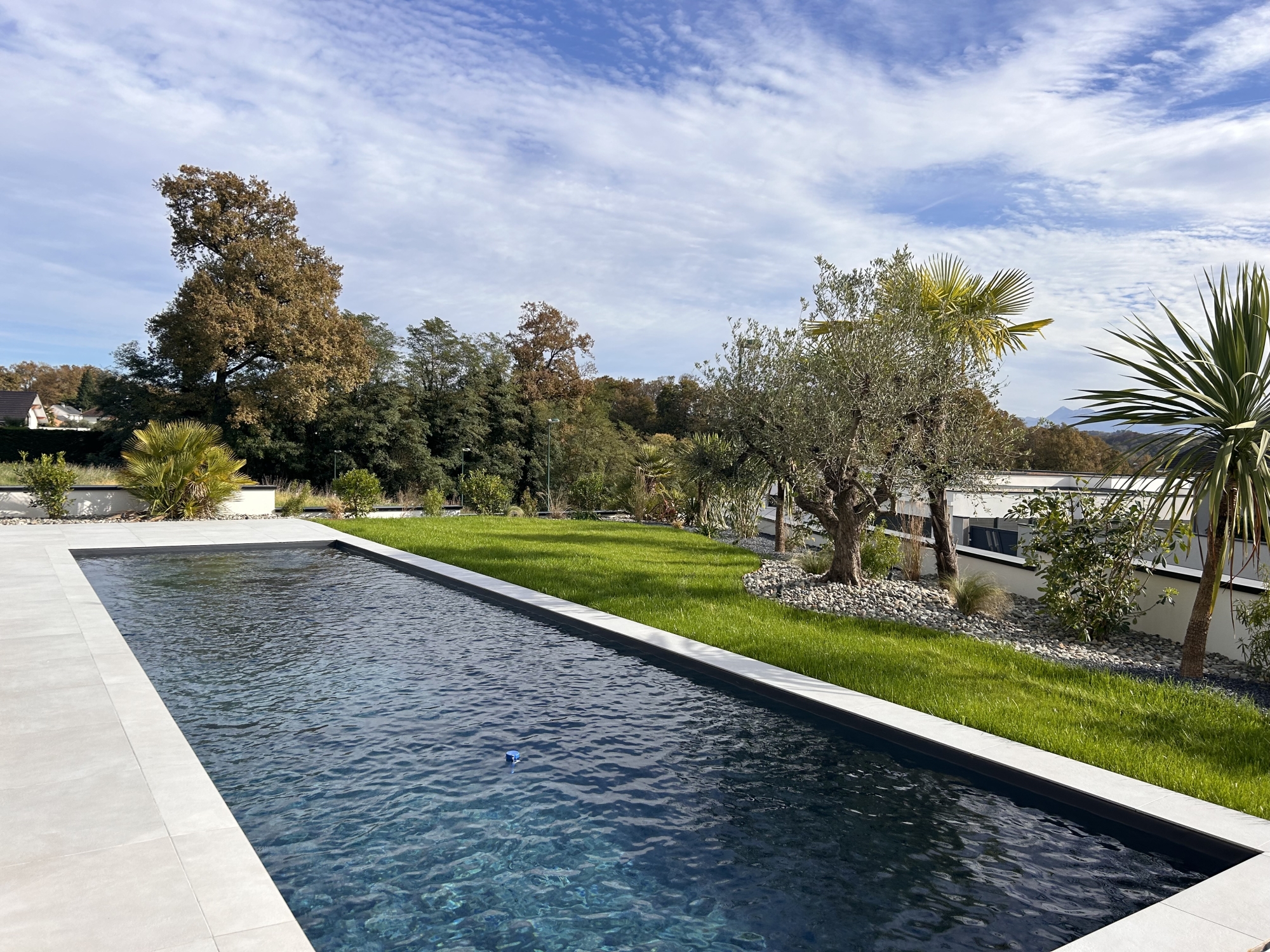 Aménagement complet pour cette villa contemporain à Idron