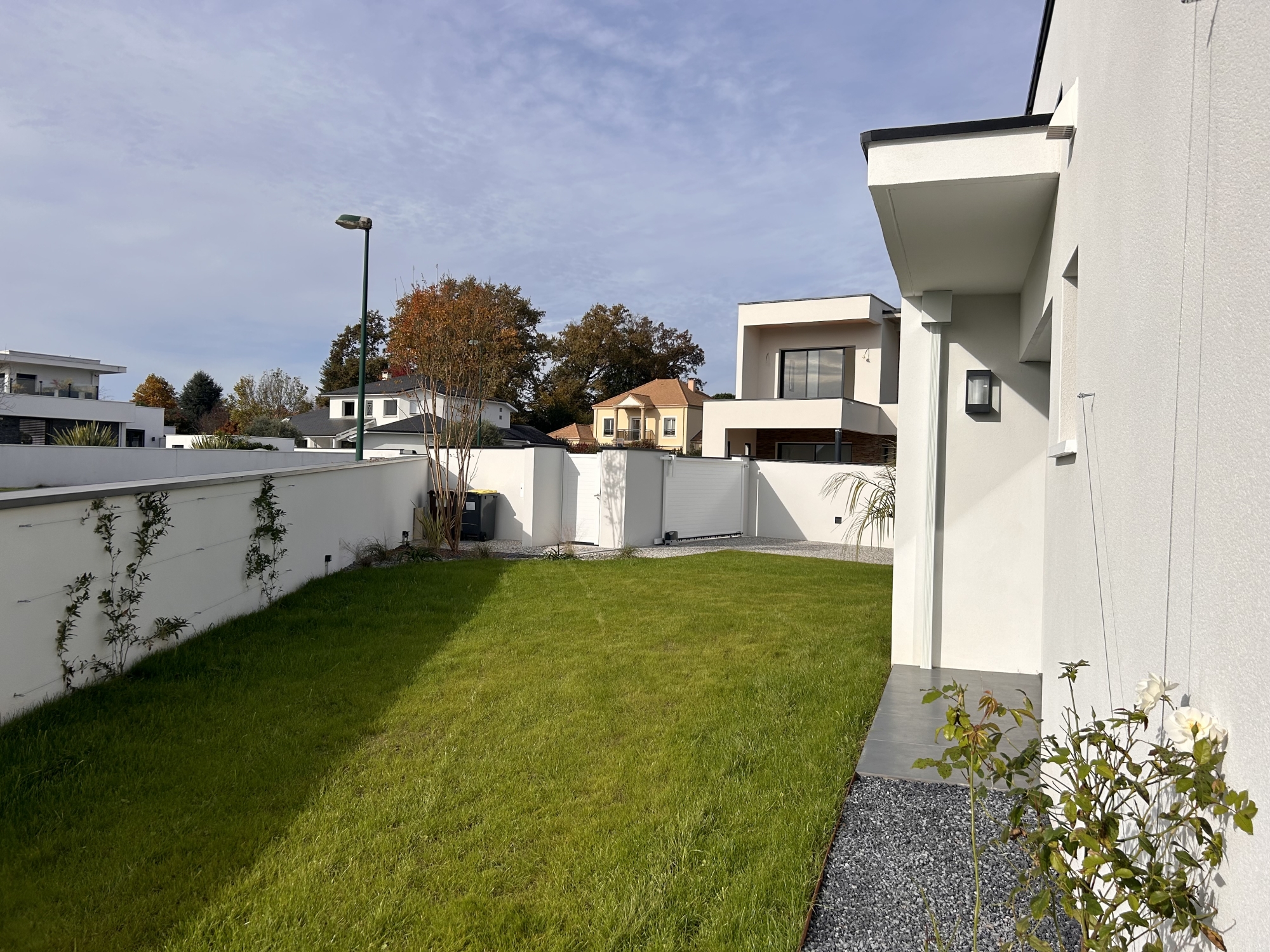 Aménagement complet pour cette villa contemporain à Idron