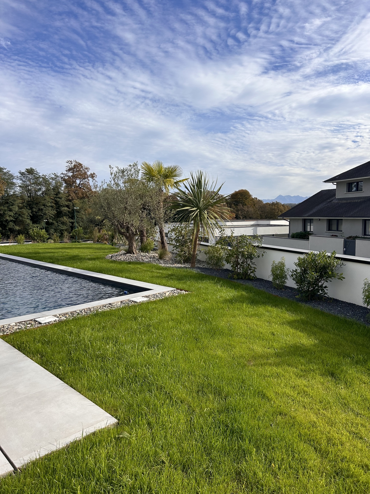 Aménagement complet pour cette villa contemporain à Idron