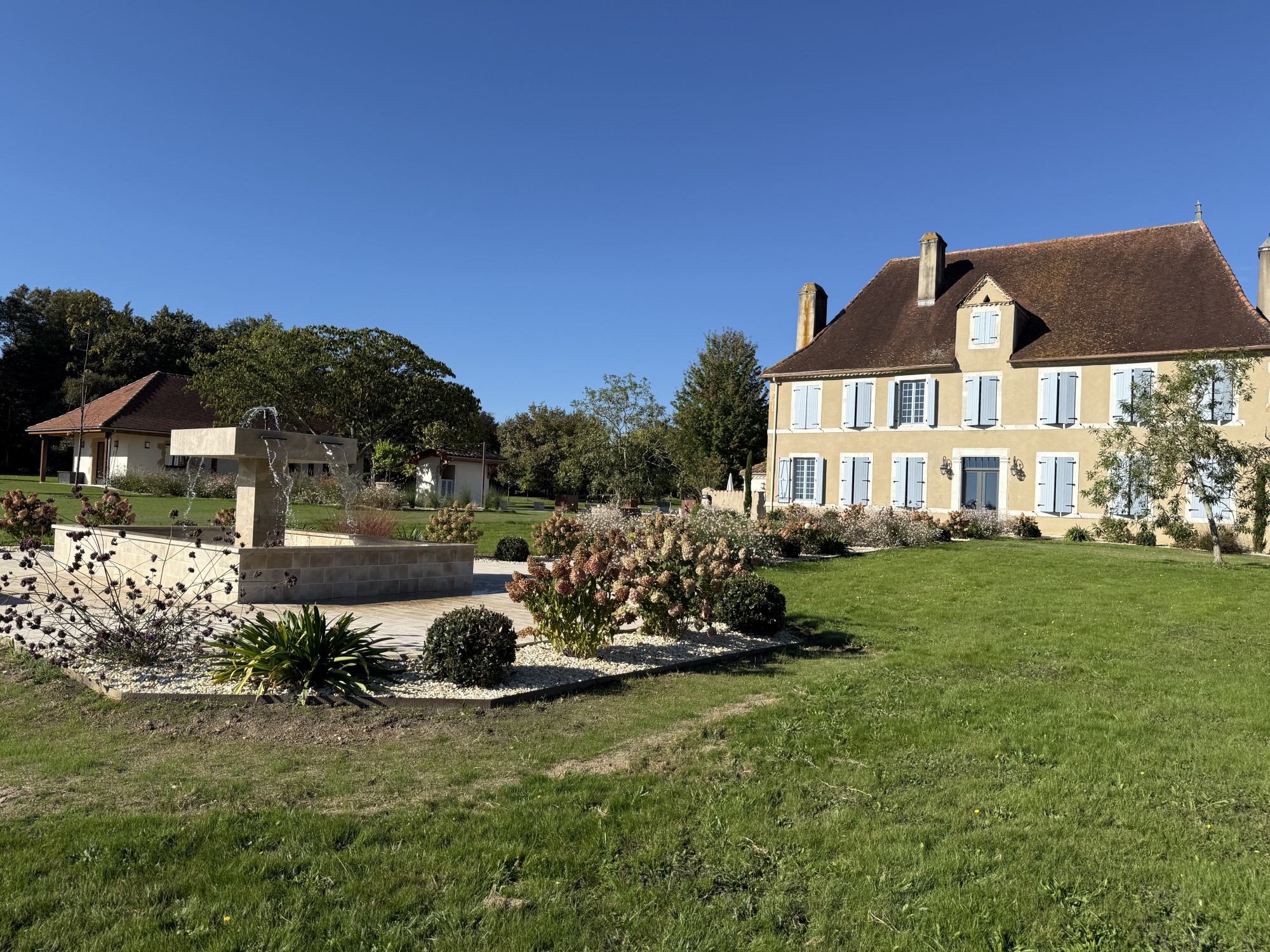 Aménagement extérieur d'un domaine à Baliracq-Maumusson (64)